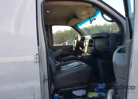 2012 Chevrolet Express 2500 Work Van z USA, uszkodzony, nr VIN 1GCWGGFG2C1130900